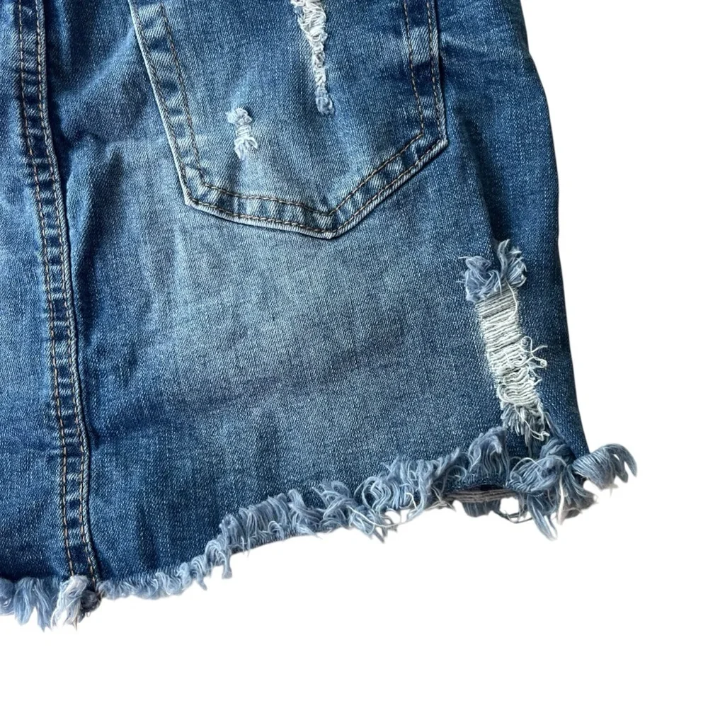 Wax Jean Women’s M Medium Wash Distressed Raw Hem Hi-Rise Mini Jean Skirt #90114